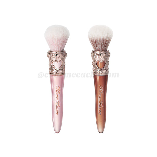 Flower Knows The Sweetie Bear Rounded Blush Brush