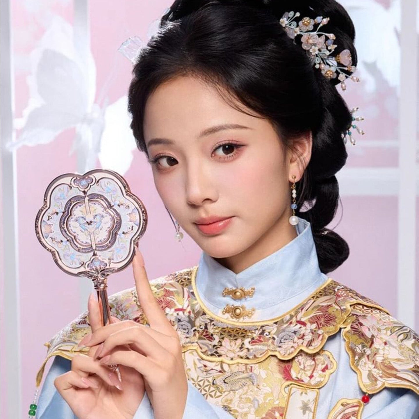 Flower Knows Butterfly Cloud Collar Hand Mirror
