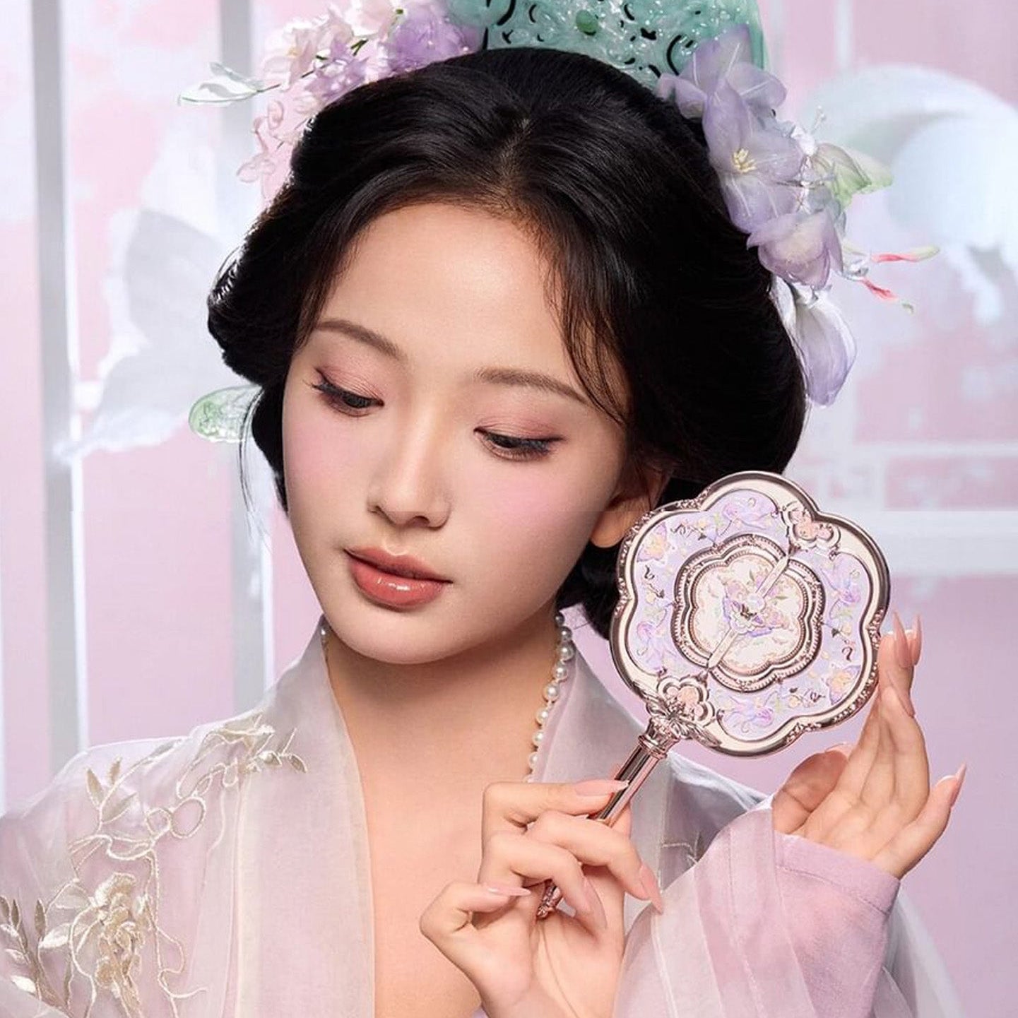Flower Knows Butterfly Cloud Collar Hand Mirror