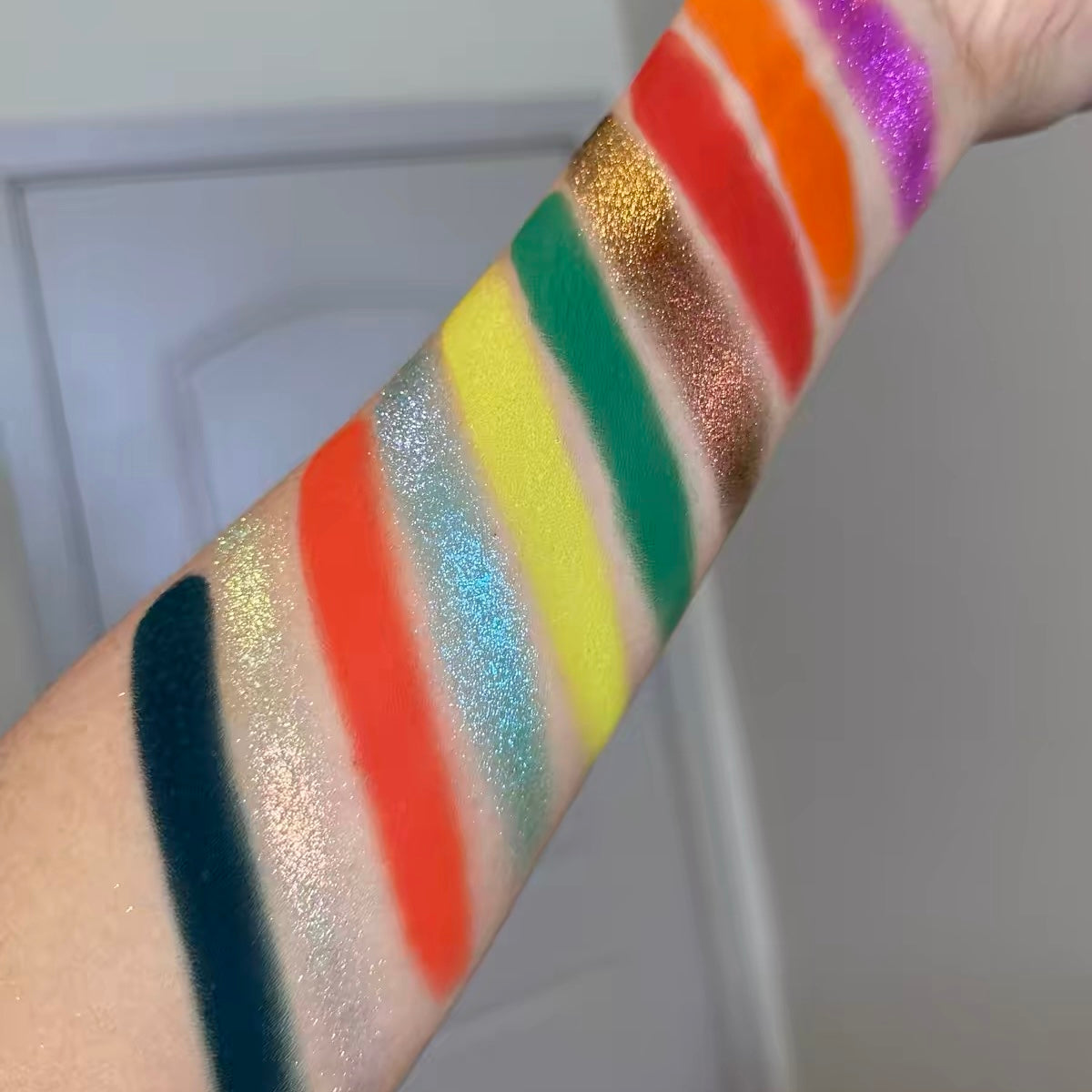 Anthemy "Magic Frog" 10-Color Multichrome Eyeshadow Palette - Sparkling Scale