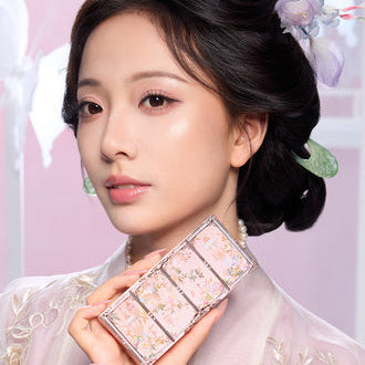 Flower Knows Butterfly Cloud Collar Embossed Highlight & Contour Palette