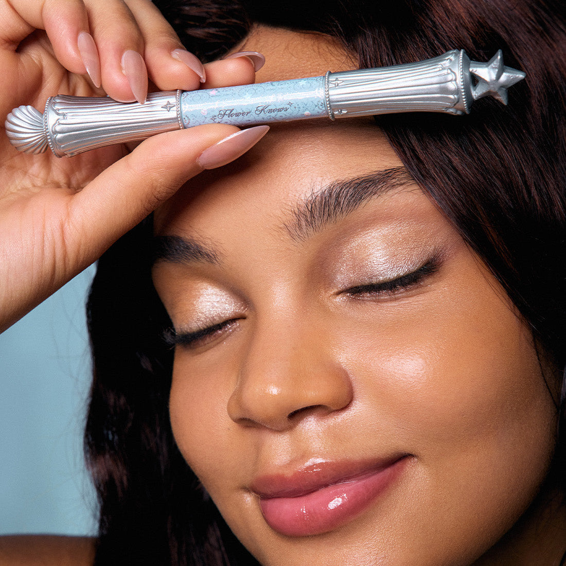 Flower Knows Shell's Jewel Dual-Ended Highlighting Stick