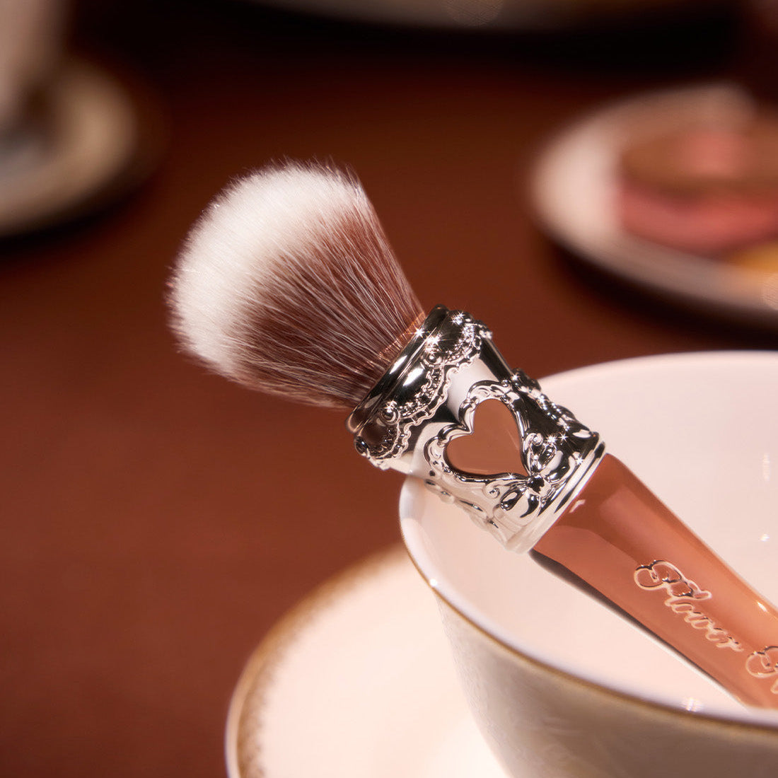 Flower Knows The Sweetie Bear Rounded Blush Brush