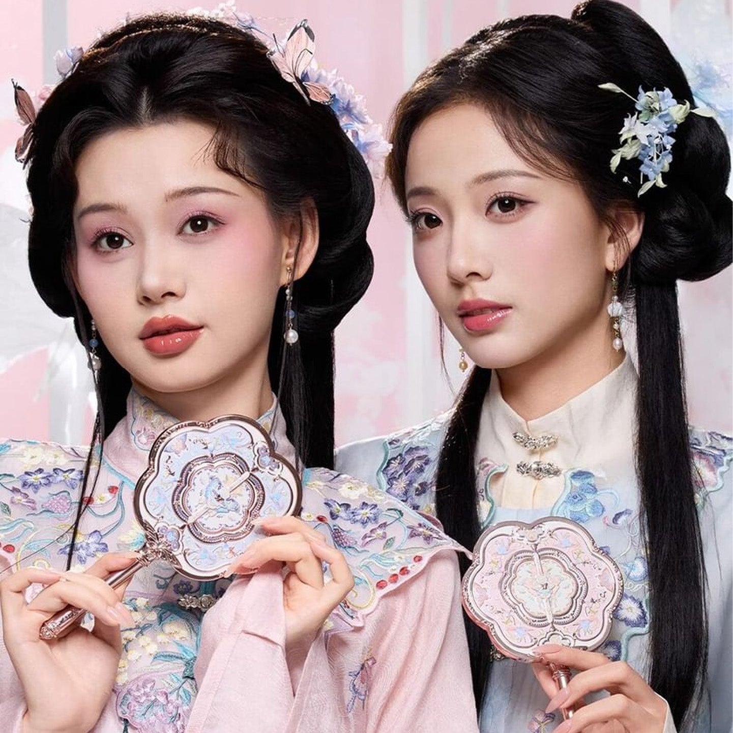 Flower Knows Butterfly Cloud Collar Hand Mirror